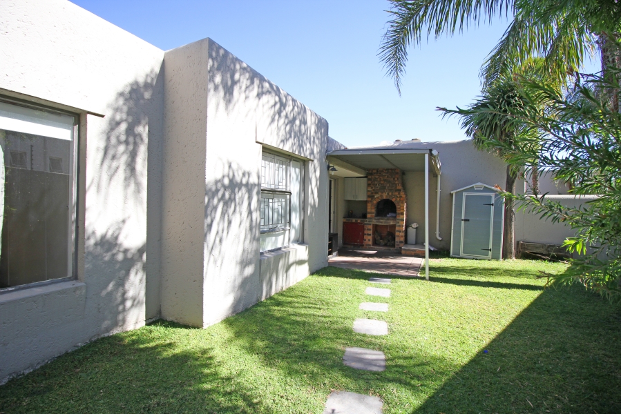 2 Bedroom Property for Sale in Weltevreden Park Gauteng