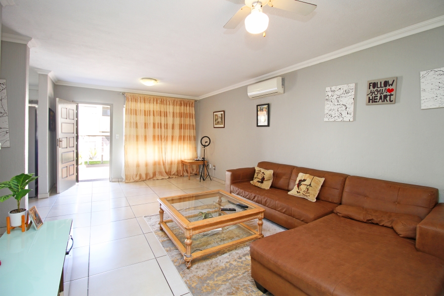2 Bedroom Property for Sale in Weltevreden Park Gauteng