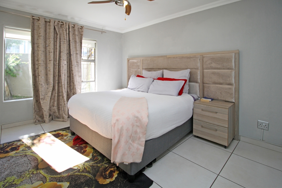 2 Bedroom Property for Sale in Weltevreden Park Gauteng