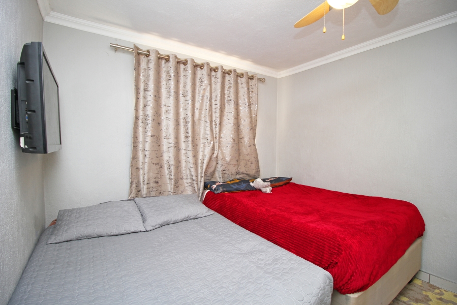 2 Bedroom Property for Sale in Weltevreden Park Gauteng