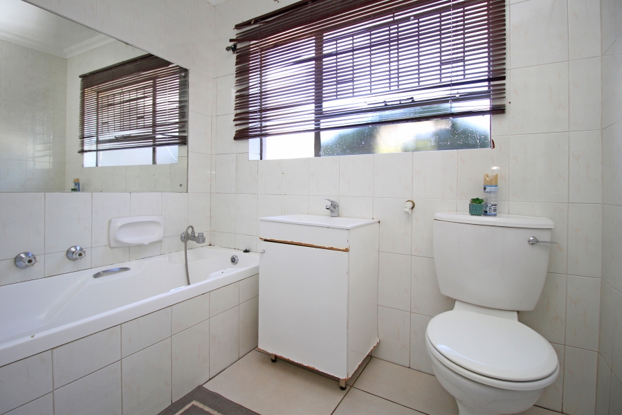 2 Bedroom Property for Sale in Weltevreden Park Gauteng