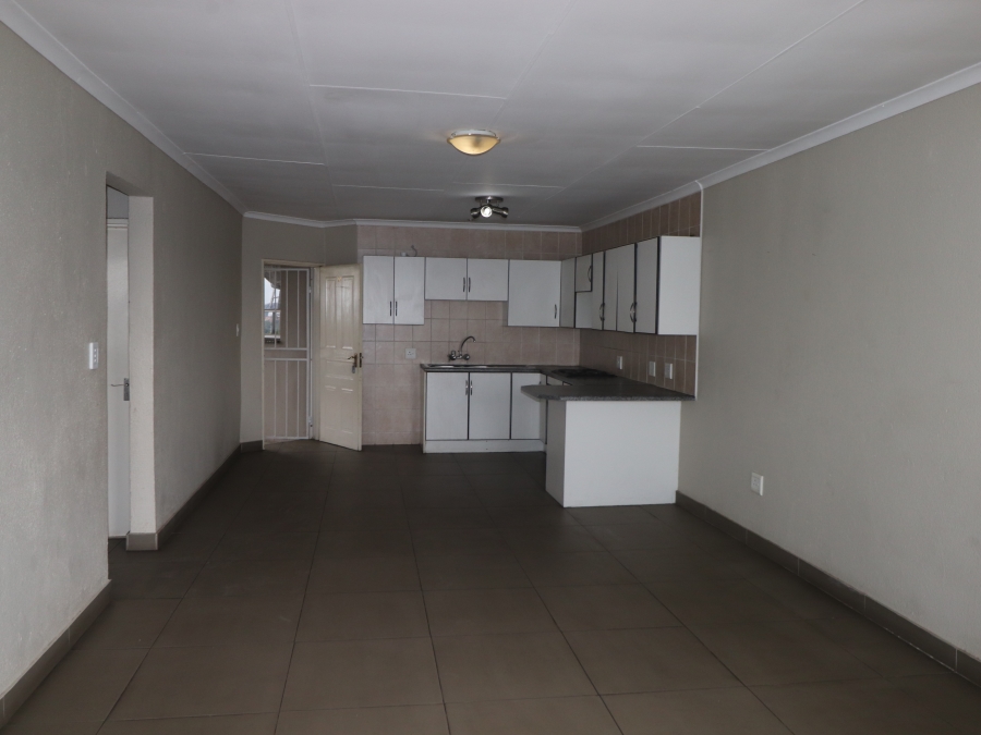 2 Bedroom Property for Sale in Edleen Gauteng