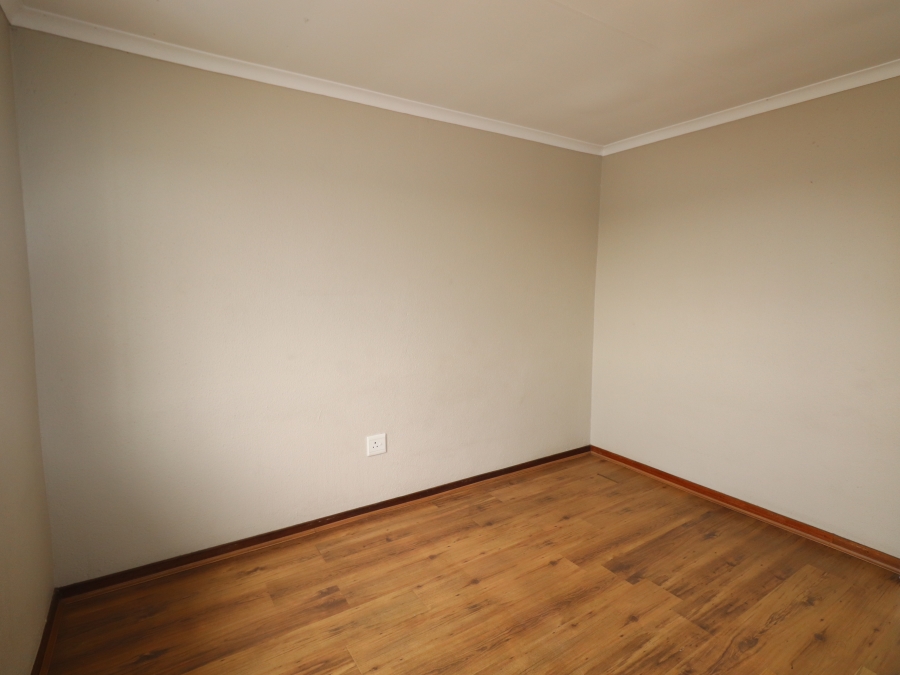 2 Bedroom Property for Sale in Edleen Gauteng