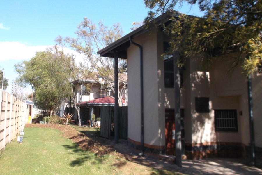 To Let 3 Bedroom Property for Rent in Norton Home Estate AH Gauteng