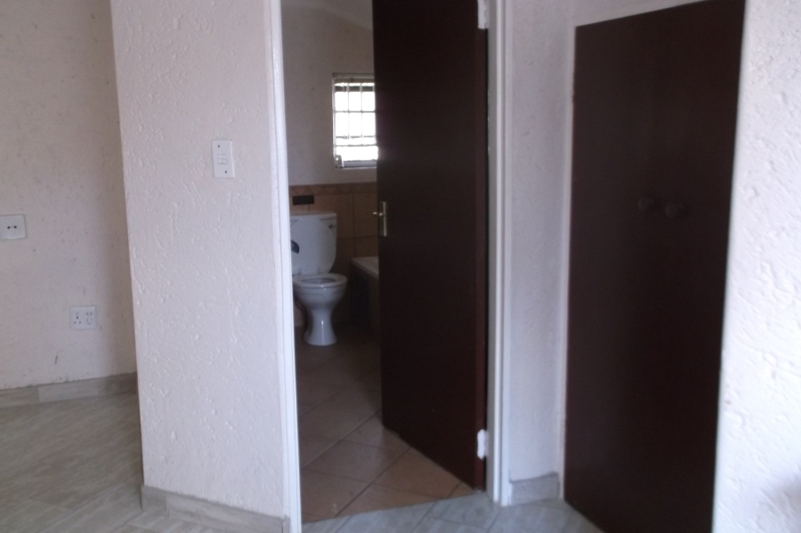 To Let 3 Bedroom Property for Rent in Norton Home Estate AH Gauteng