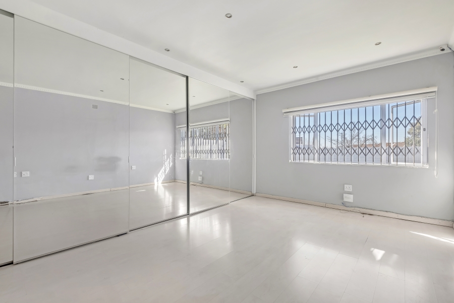 4 Bedroom Property for Sale in Montgomery Park Gauteng