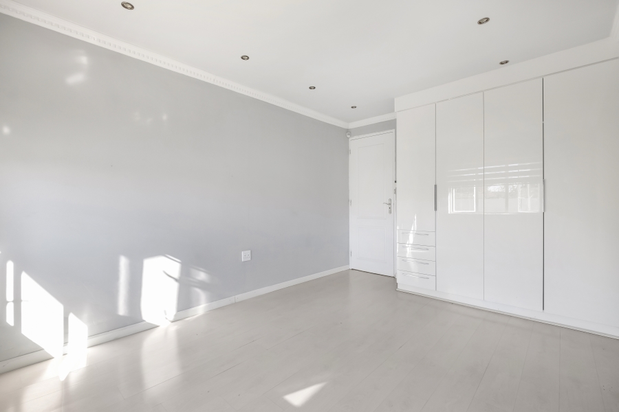 4 Bedroom Property for Sale in Montgomery Park Gauteng