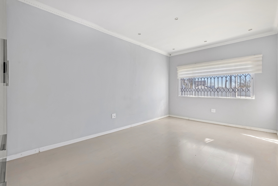 4 Bedroom Property for Sale in Montgomery Park Gauteng