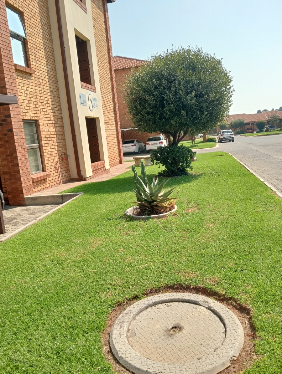 2 Bedroom Property for Sale in Brentwood Gauteng