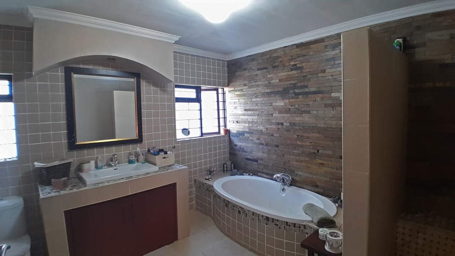 4 Bedroom Property for Sale in Rietondale Gauteng