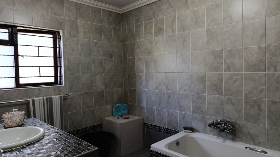 4 Bedroom Property for Sale in Rietondale Gauteng