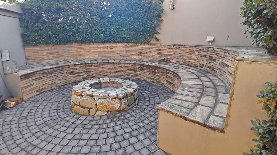 4 Bedroom Property for Sale in Rietondale Gauteng