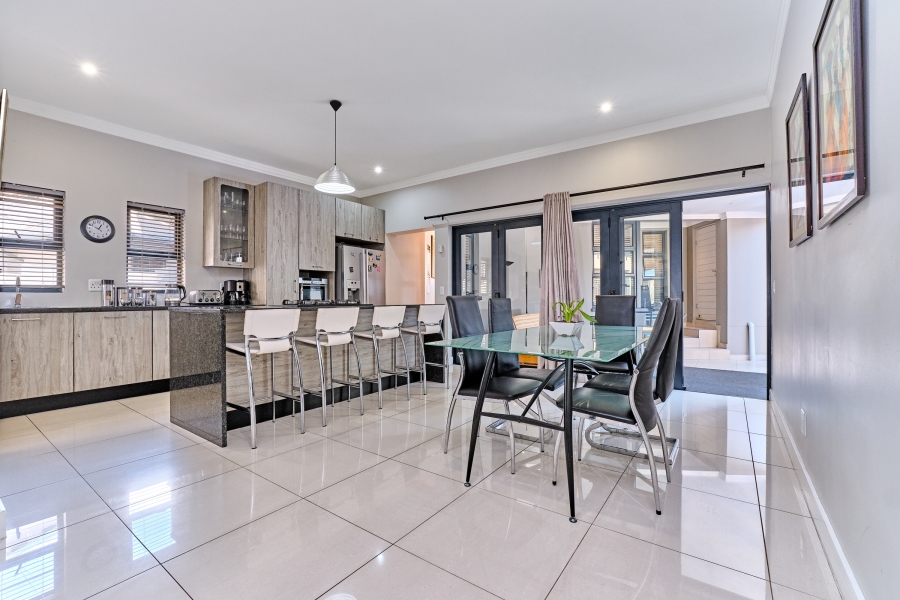 To Let 4 Bedroom Property for Rent in Waterfall Country Village Gauteng
