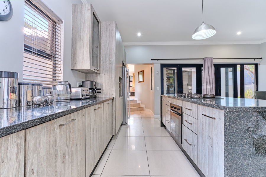 To Let 4 Bedroom Property for Rent in Waterfall Country Village Gauteng