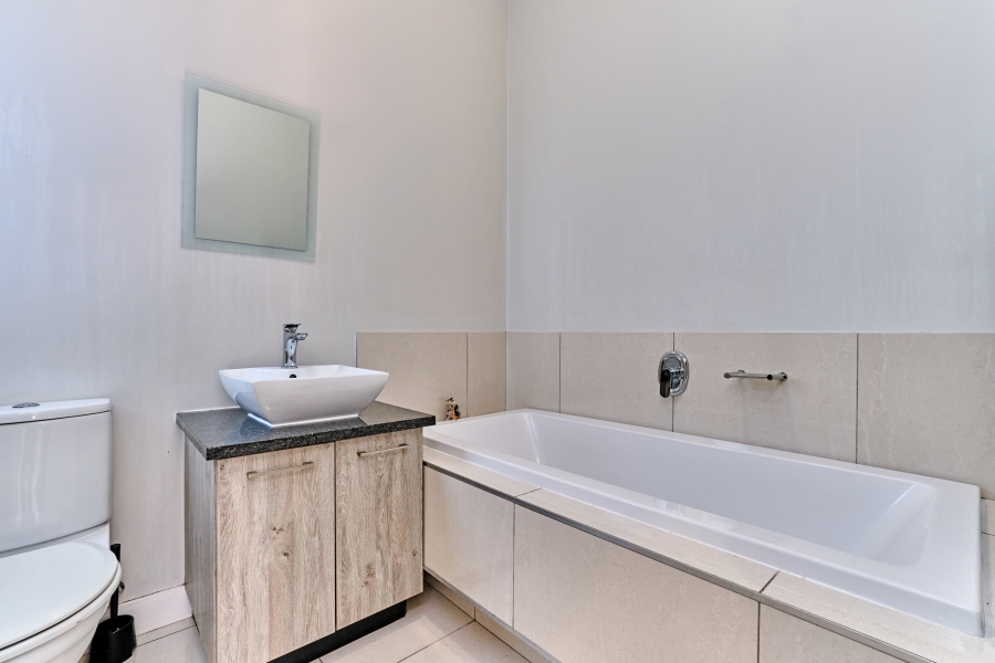 To Let 4 Bedroom Property for Rent in Waterfall Country Village Gauteng