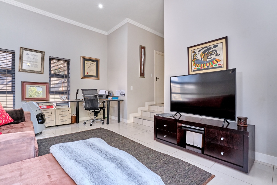 To Let 4 Bedroom Property for Rent in Waterfall Country Village Gauteng