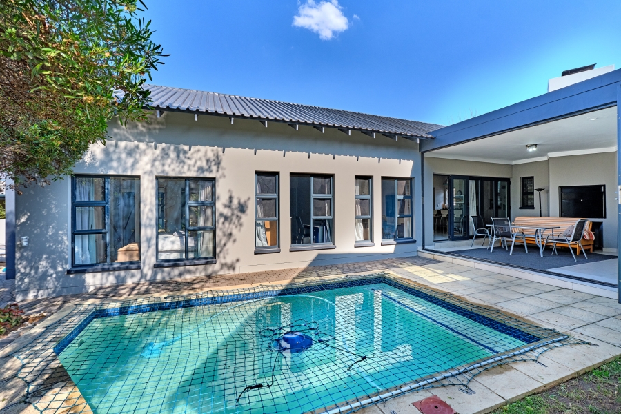 To Let 4 Bedroom Property for Rent in Waterfall Country Village Gauteng