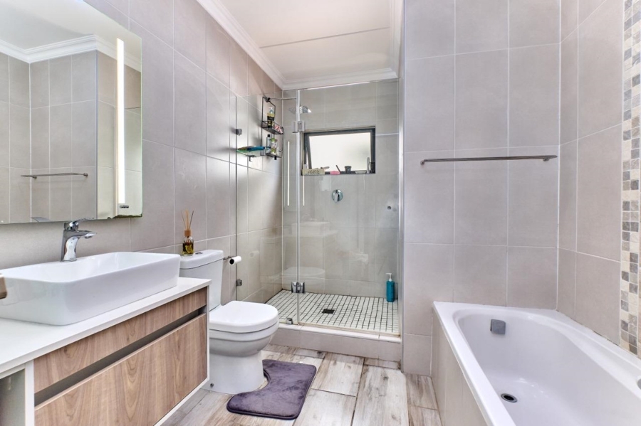 3 Bedroom Property for Sale in Carlswald Gauteng