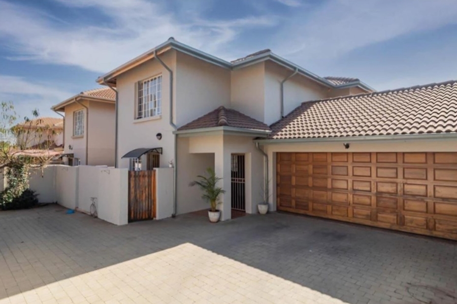To Let 3 Bedroom Property for Rent in Amberfield Heights Gauteng