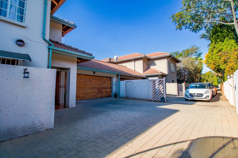 To Let 3 Bedroom Property for Rent in Amberfield Heights Gauteng