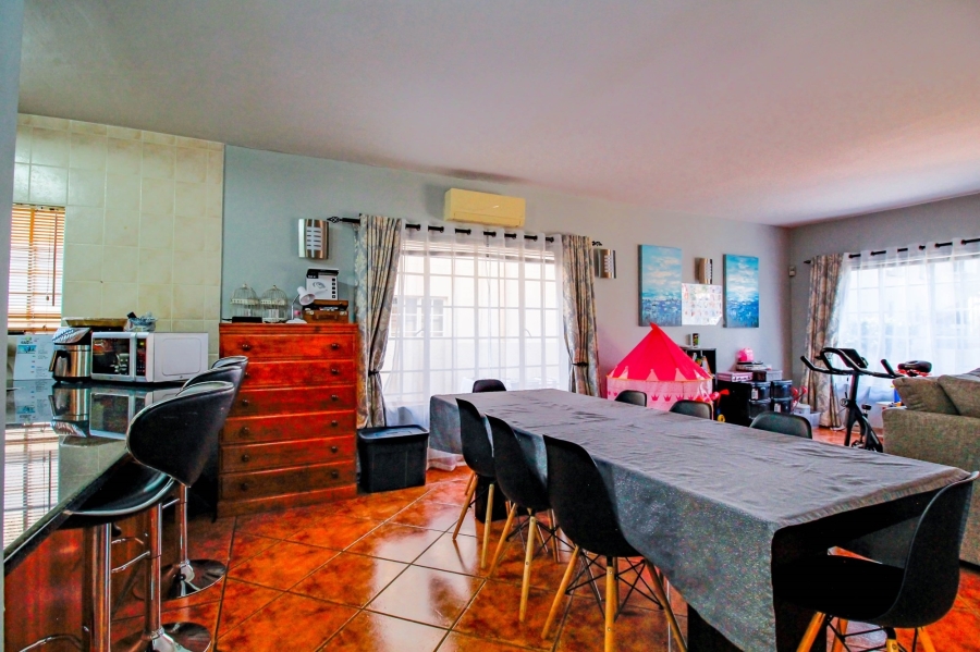 To Let 3 Bedroom Property for Rent in Amberfield Heights Gauteng