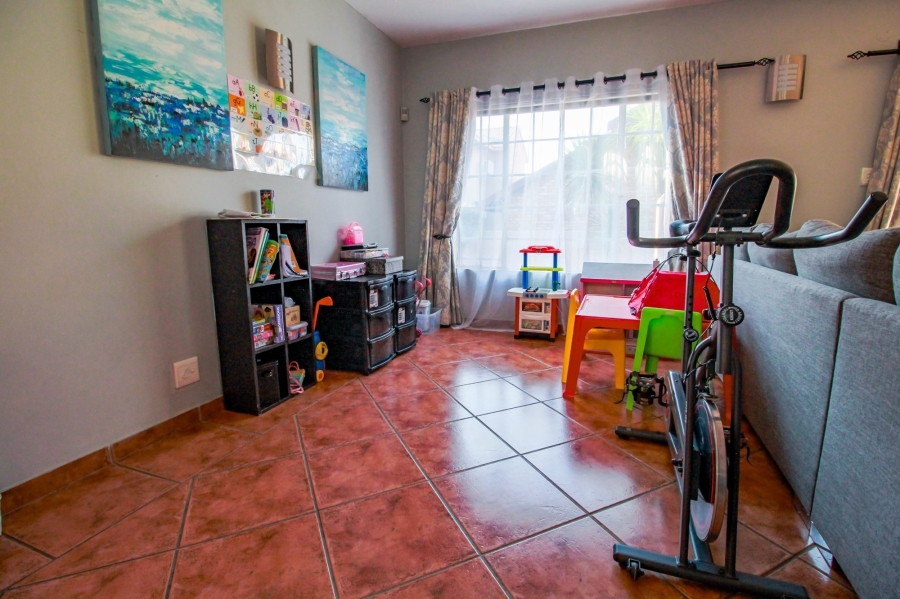 To Let 3 Bedroom Property for Rent in Amberfield Heights Gauteng