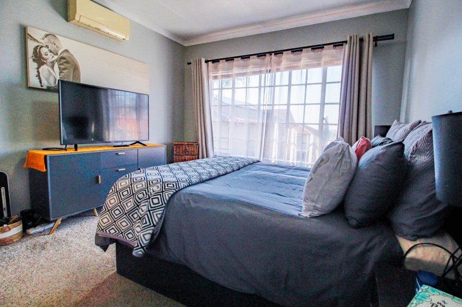 To Let 3 Bedroom Property for Rent in Amberfield Heights Gauteng