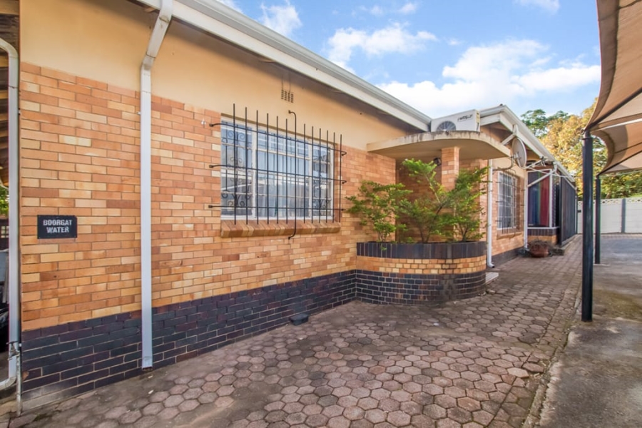 To Let 4 Bedroom Property for Rent in Discovery Gauteng