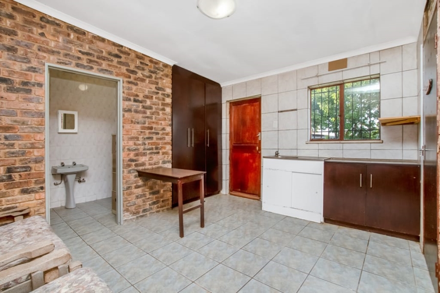 To Let 4 Bedroom Property for Rent in Discovery Gauteng