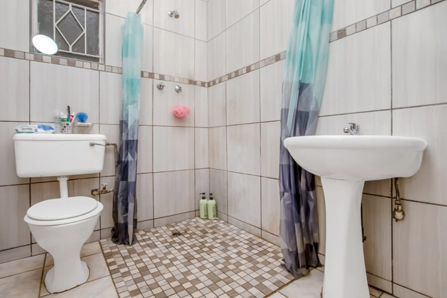 To Let 4 Bedroom Property for Rent in Discovery Gauteng