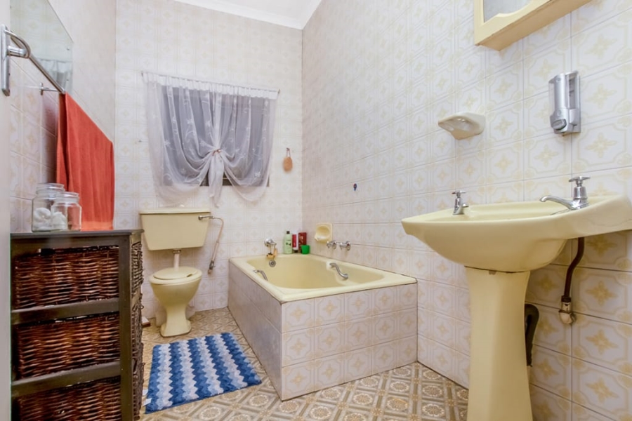 To Let 4 Bedroom Property for Rent in Discovery Gauteng