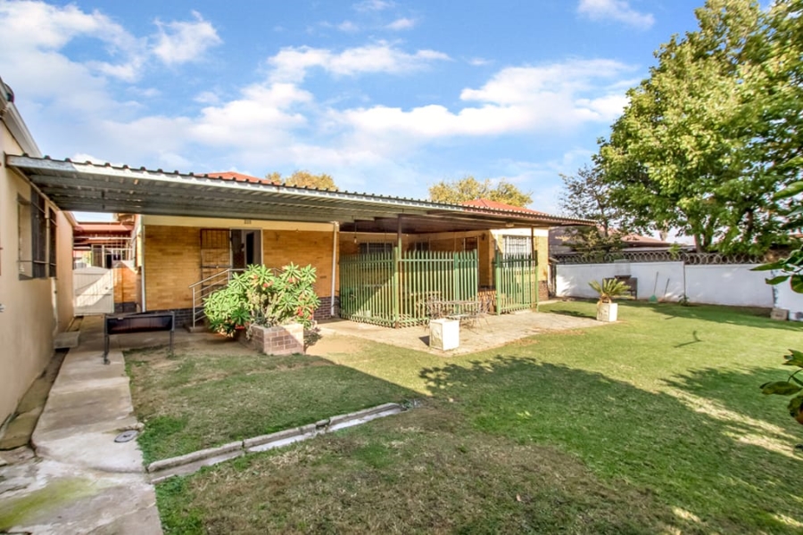 To Let 4 Bedroom Property for Rent in Discovery Gauteng