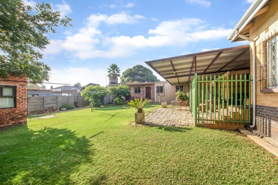 To Let 4 Bedroom Property for Rent in Discovery Gauteng