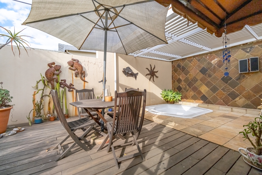4 Bedroom Property for Sale in Robindale Gauteng