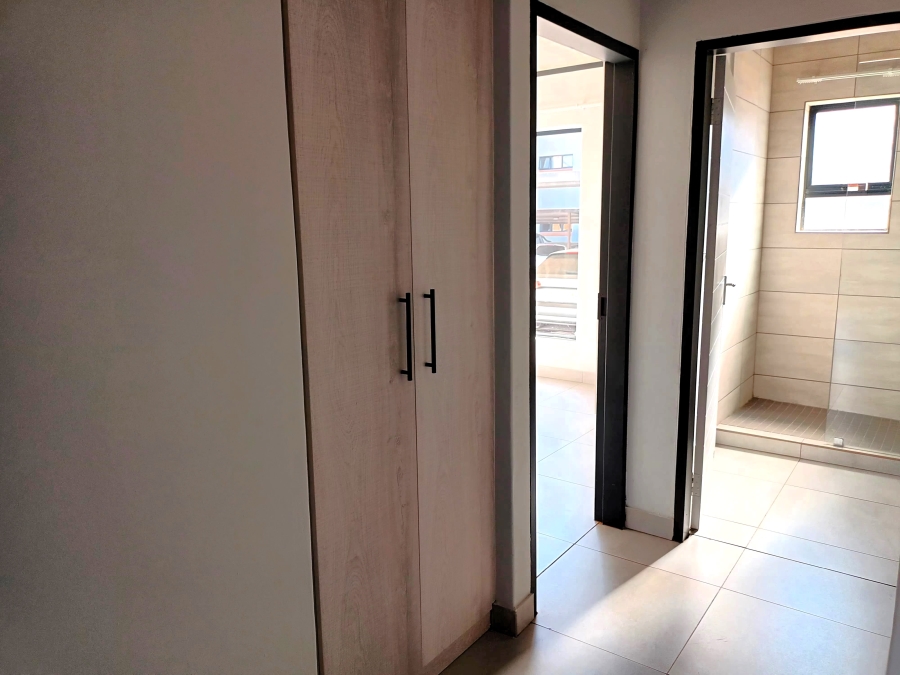 To Let 2 Bedroom Property for Rent in Olympus AH Gauteng
