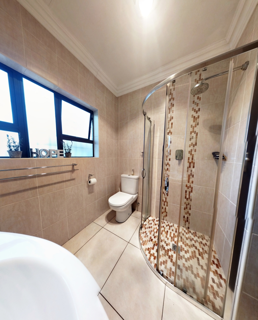 3 Bedroom Property for Sale in Brackenhurst Gauteng