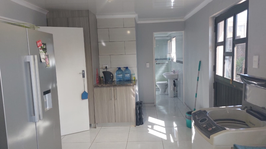 To Let 2 Bedroom Property for Rent in Horison Gauteng