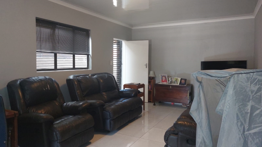 To Let 2 Bedroom Property for Rent in Horison Gauteng