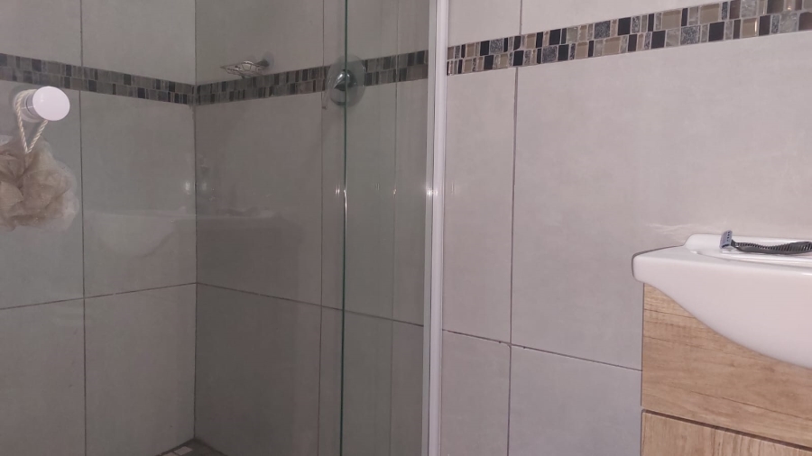 To Let 2 Bedroom Property for Rent in Horison Gauteng