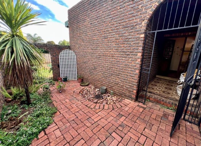4 Bedroom Property for Sale in Wierda Park Gauteng
