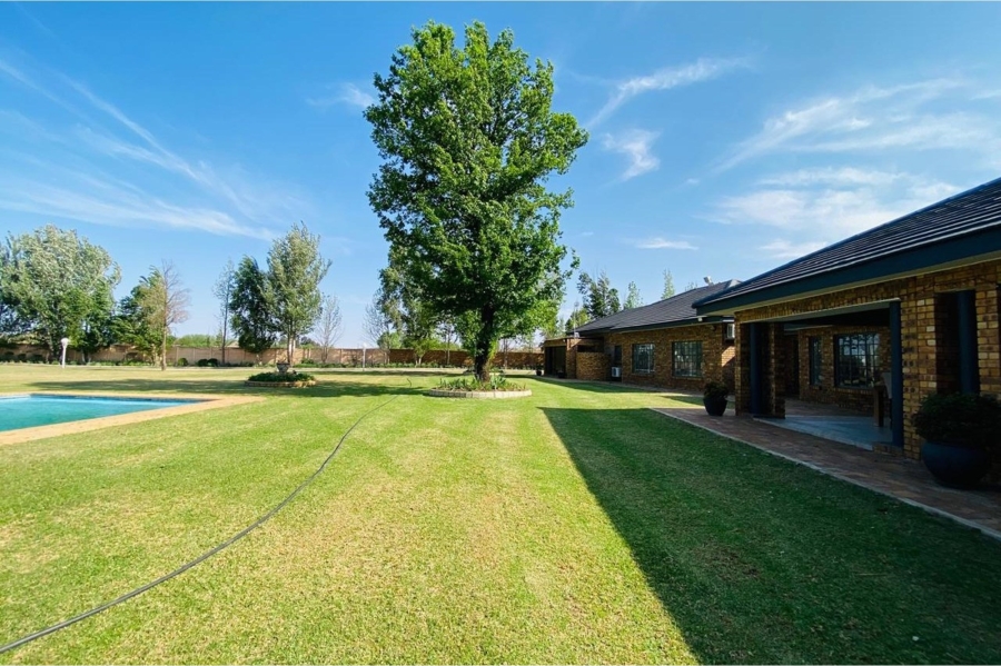 7 Bedroom Property for Sale in Lochvaal Gauteng