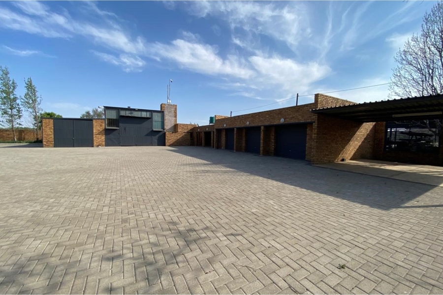 7 Bedroom Property for Sale in Lochvaal Gauteng