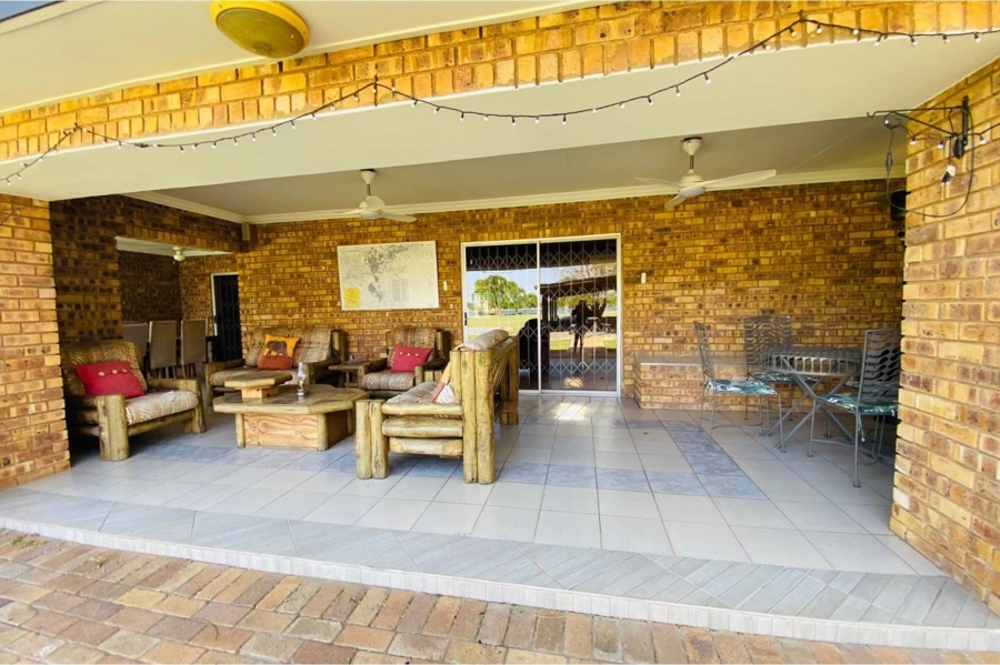 7 Bedroom Property for Sale in Lochvaal Gauteng