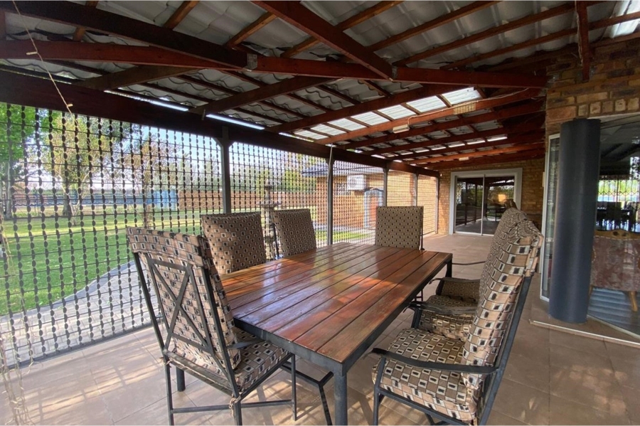 7 Bedroom Property for Sale in Lochvaal Gauteng