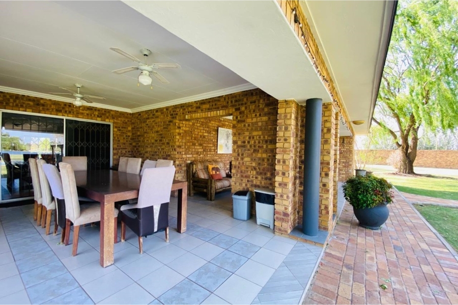7 Bedroom Property for Sale in Lochvaal Gauteng