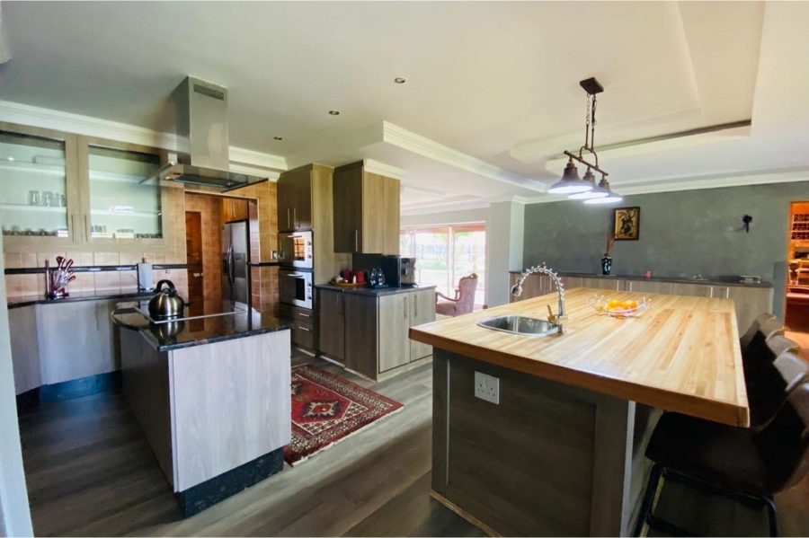 7 Bedroom Property for Sale in Lochvaal Gauteng