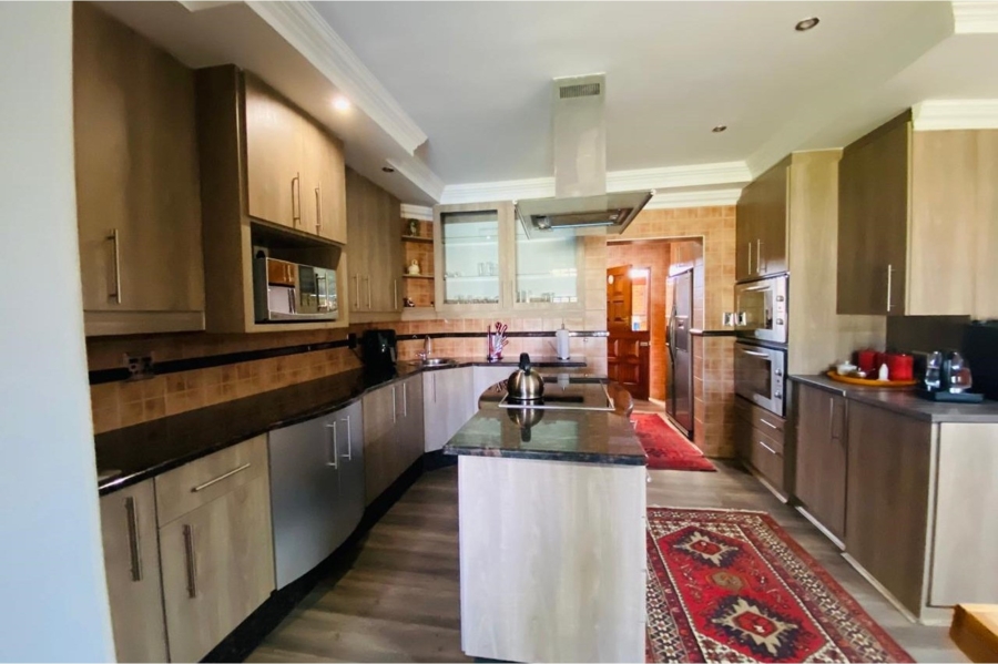 7 Bedroom Property for Sale in Lochvaal Gauteng