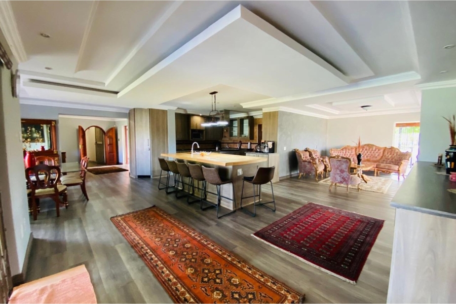 7 Bedroom Property for Sale in Lochvaal Gauteng