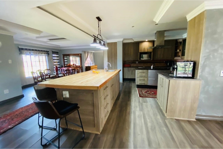 7 Bedroom Property for Sale in Lochvaal Gauteng