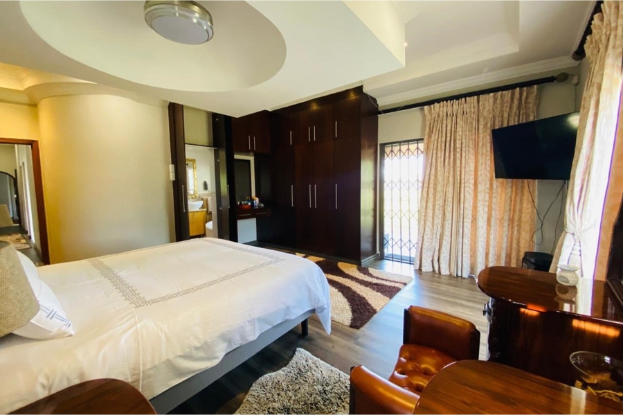 7 Bedroom Property for Sale in Lochvaal Gauteng